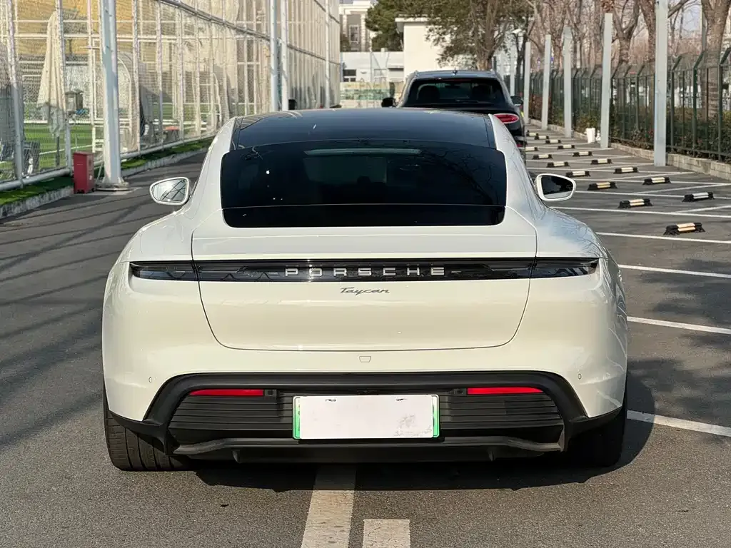Porsche Taycan 2024 из CN, фото 3