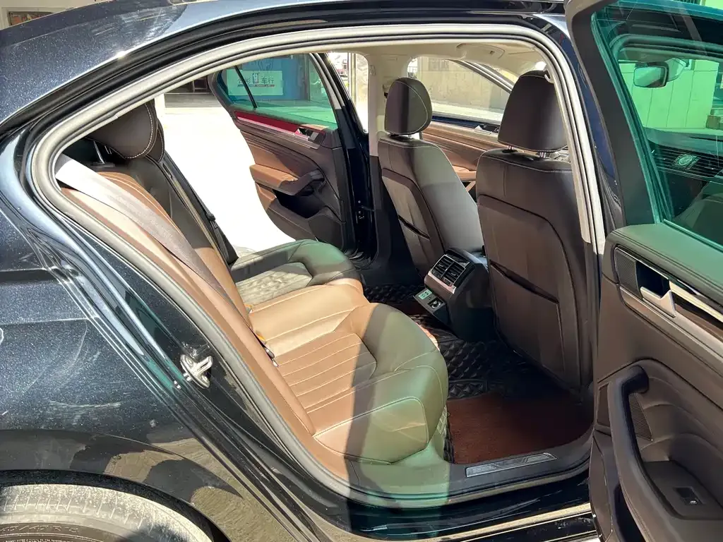 Volkswagen Phideon 2022 из CN, фото 3