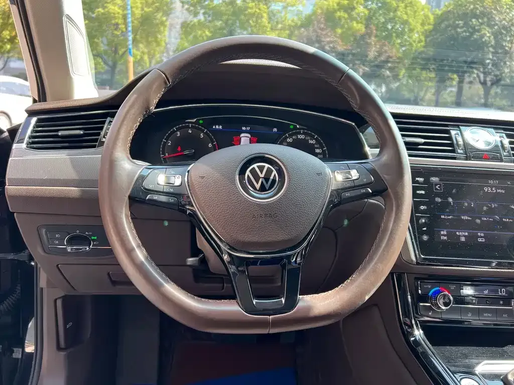 Volkswagen Phideon 2022 из CN, фото 2