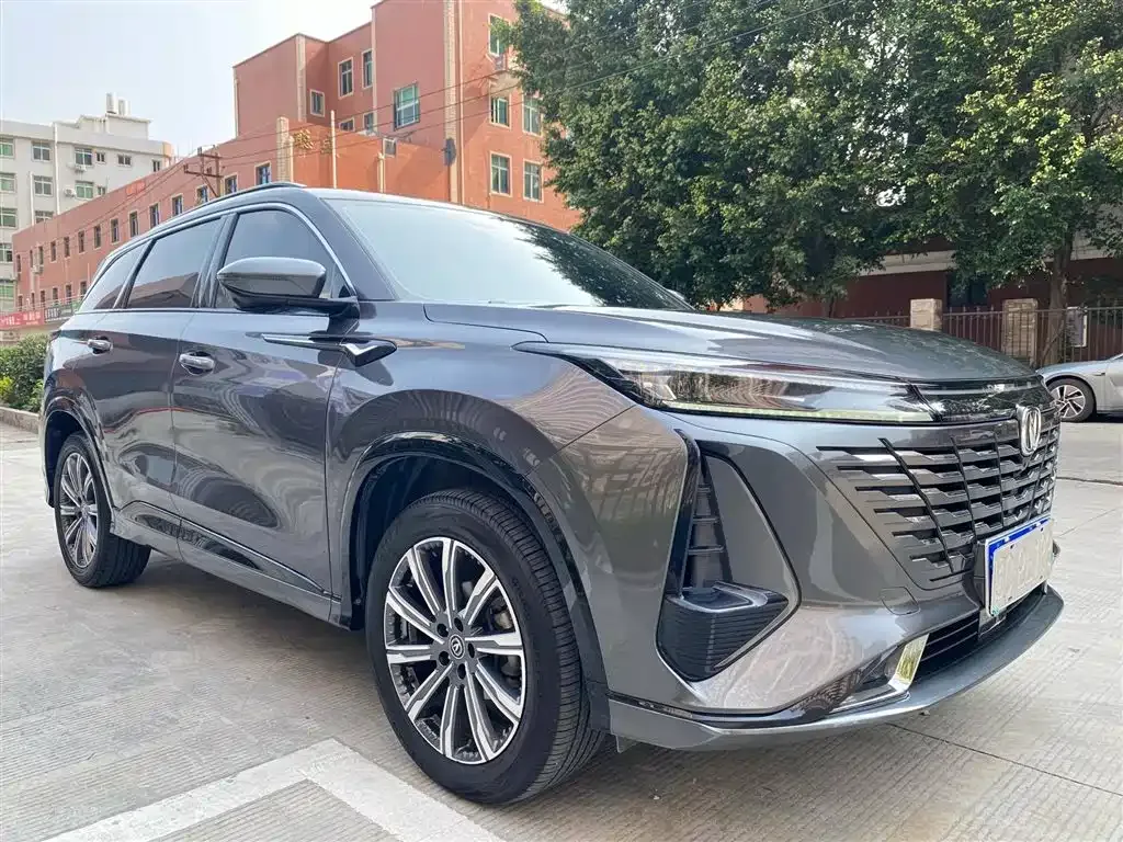Changan CS75PLUS — фото 1