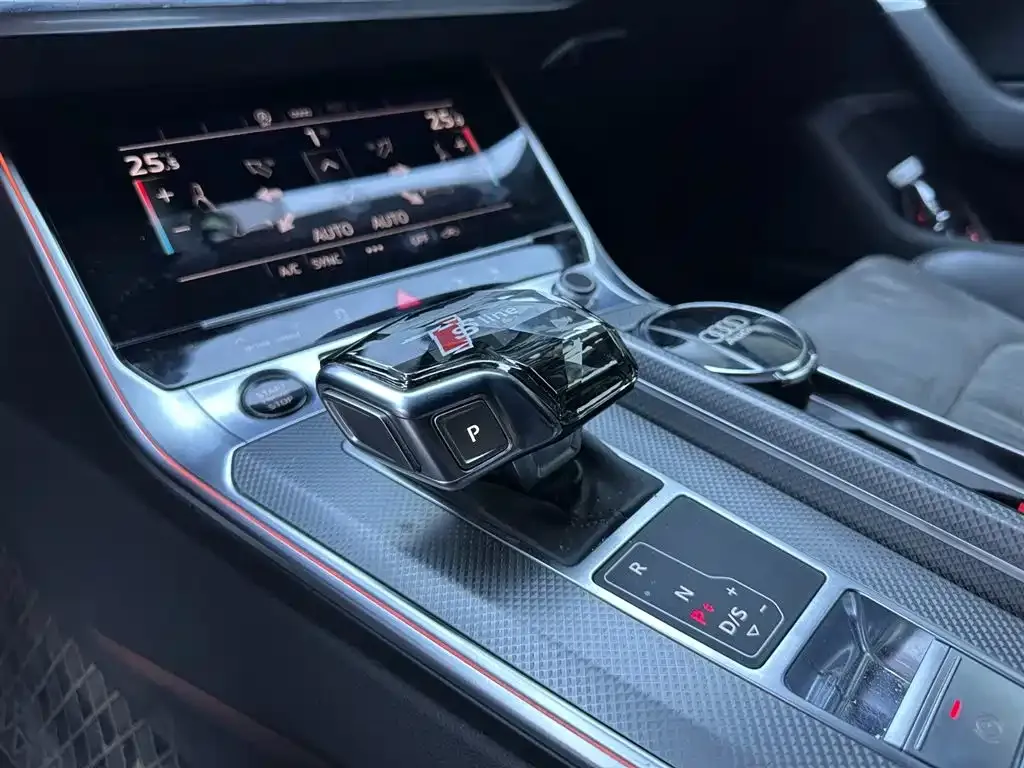 Audi A6L 2023 из CN, фото 4