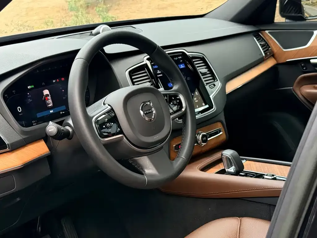 Volvo XC90 2023 из CN, фото 8