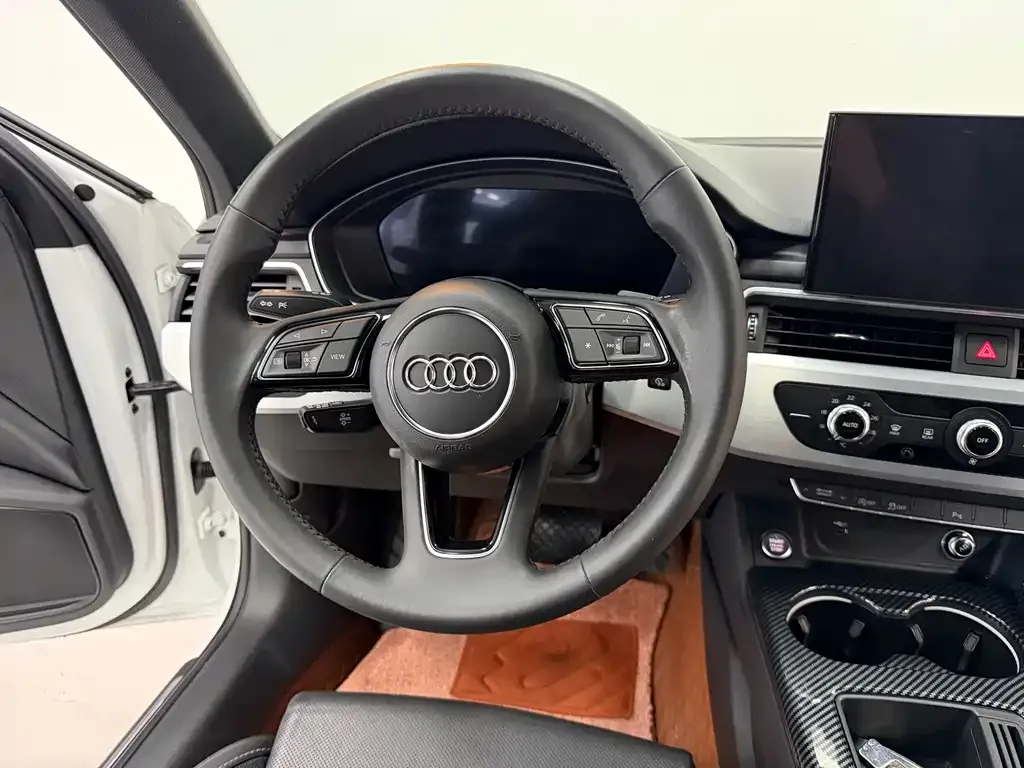Audi A4L 2021 из CN, фото 7