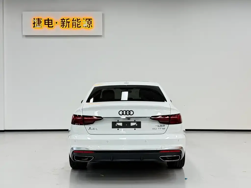 Audi A4L 2021 из CN, фото 6