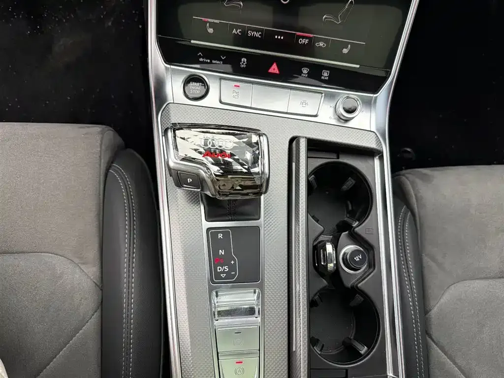 Audi A6L 2023 из CN, фото 10
