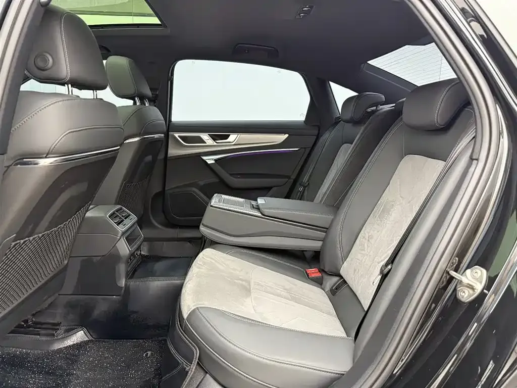 Audi A6L 2023 из CN, фото 9