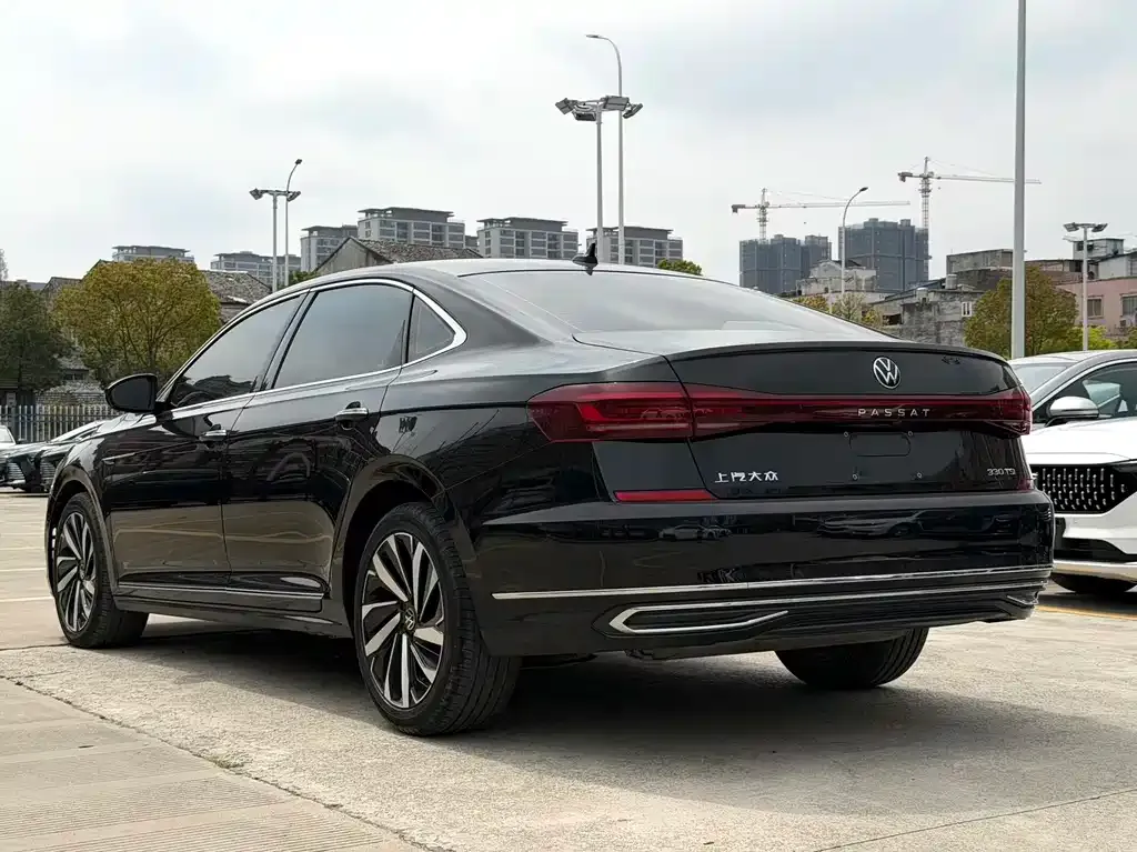 Volkswagen Passat — фото 3