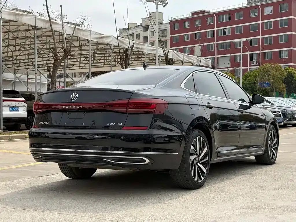 Volkswagen Passat — фото 6