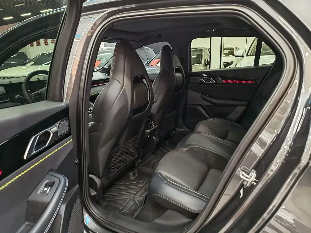 Lynk & Co 03 2024 из CN, фото 8