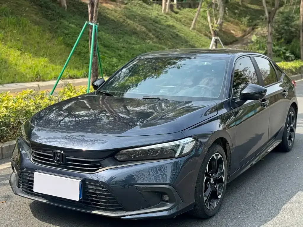 Honda Civic — фото 1