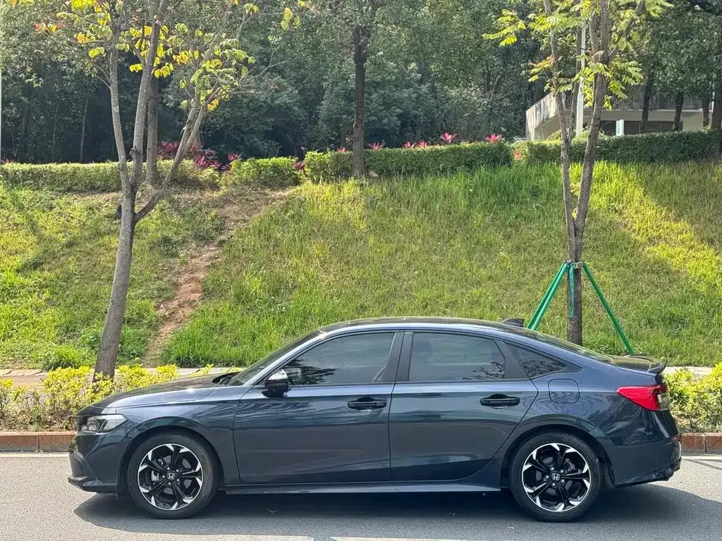 Honda Civic — фото 10