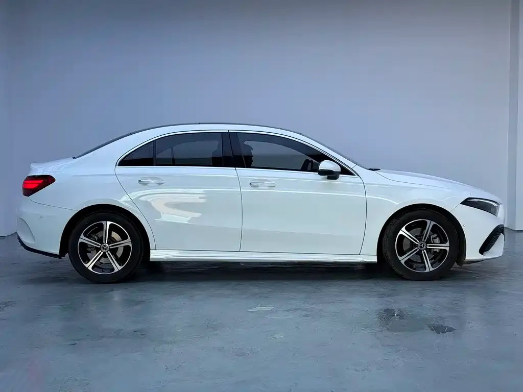 Mercedes-Benz A-Class 2024 из CN, фото 7