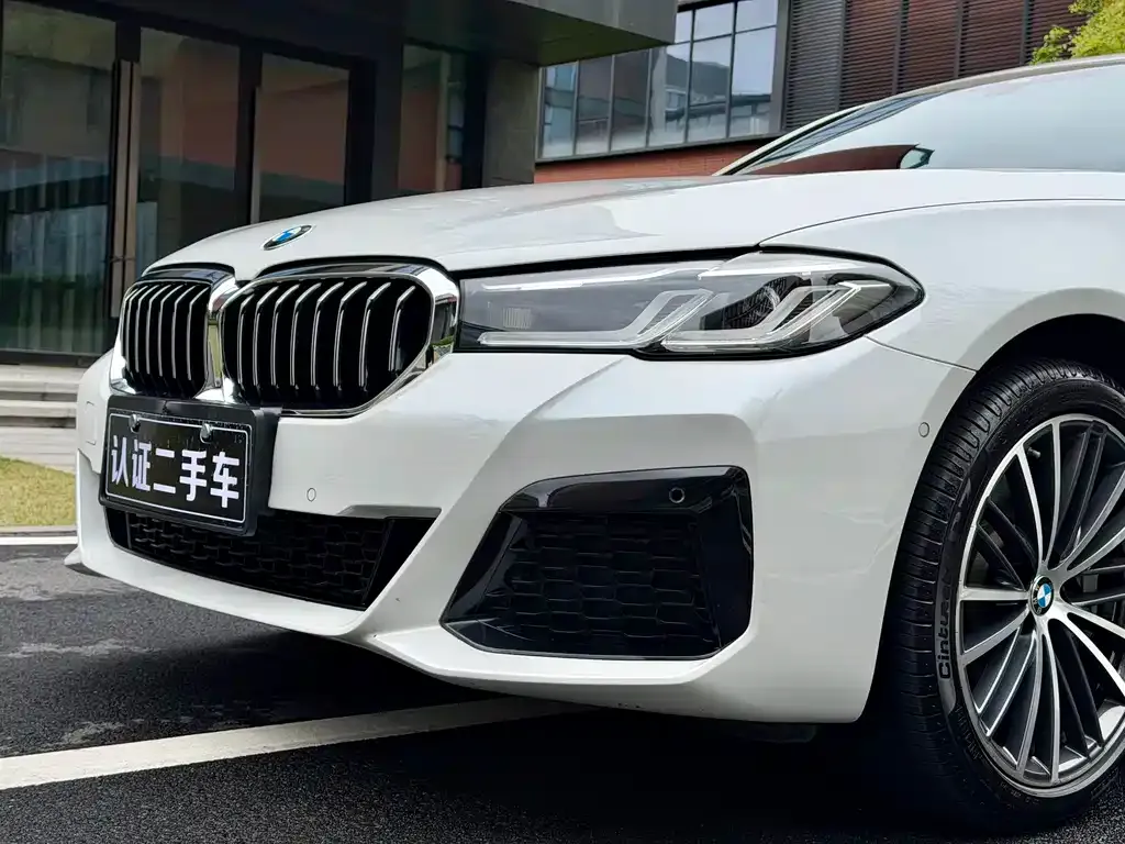BMW 5 Series — фото 2