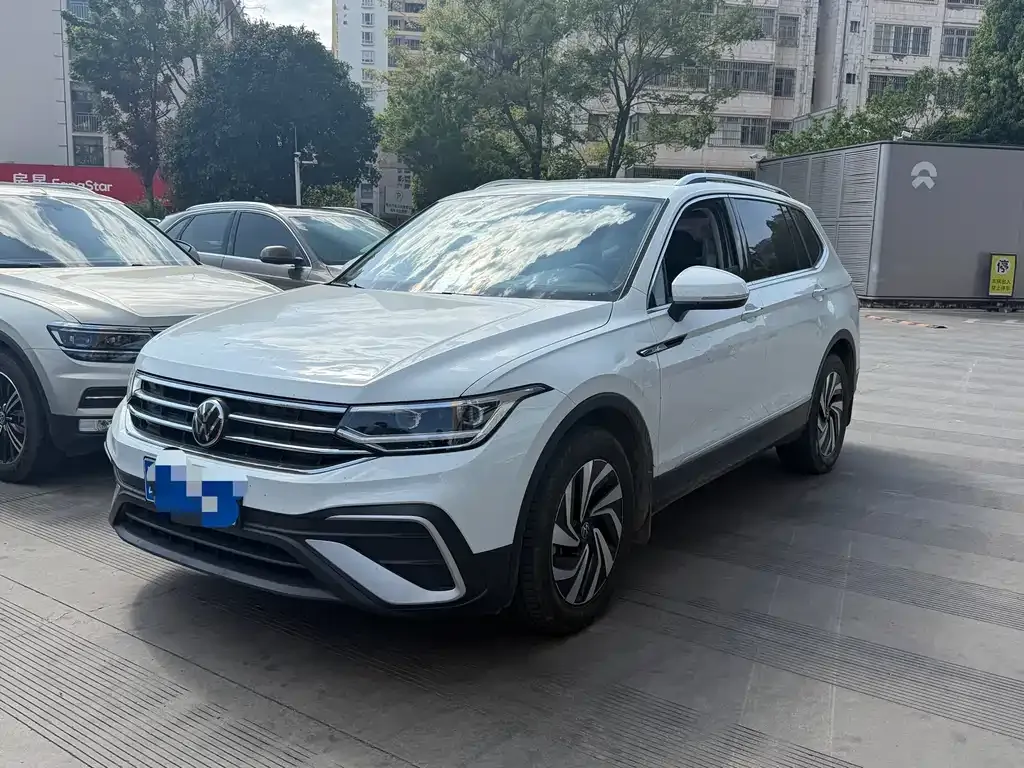 Volkswagen Tiguan L 2023 из CN, фото 1