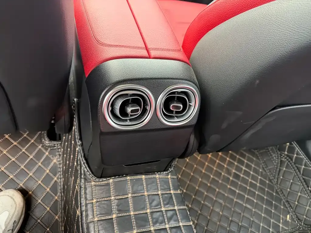 Mercedes-Benz C-Class 2023 из CN, фото 4