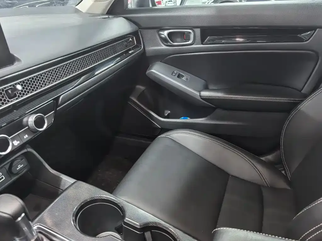 Honda Civic 2024 из CN, фото 5