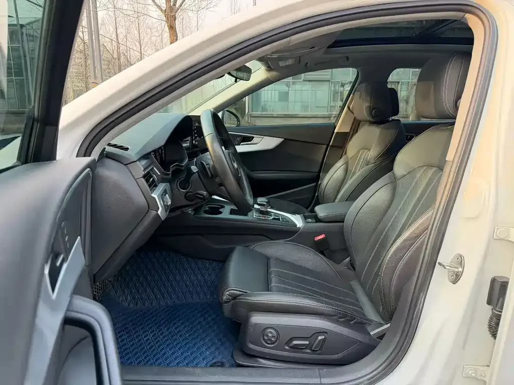 Audi A4L 2021 из CN, фото 8