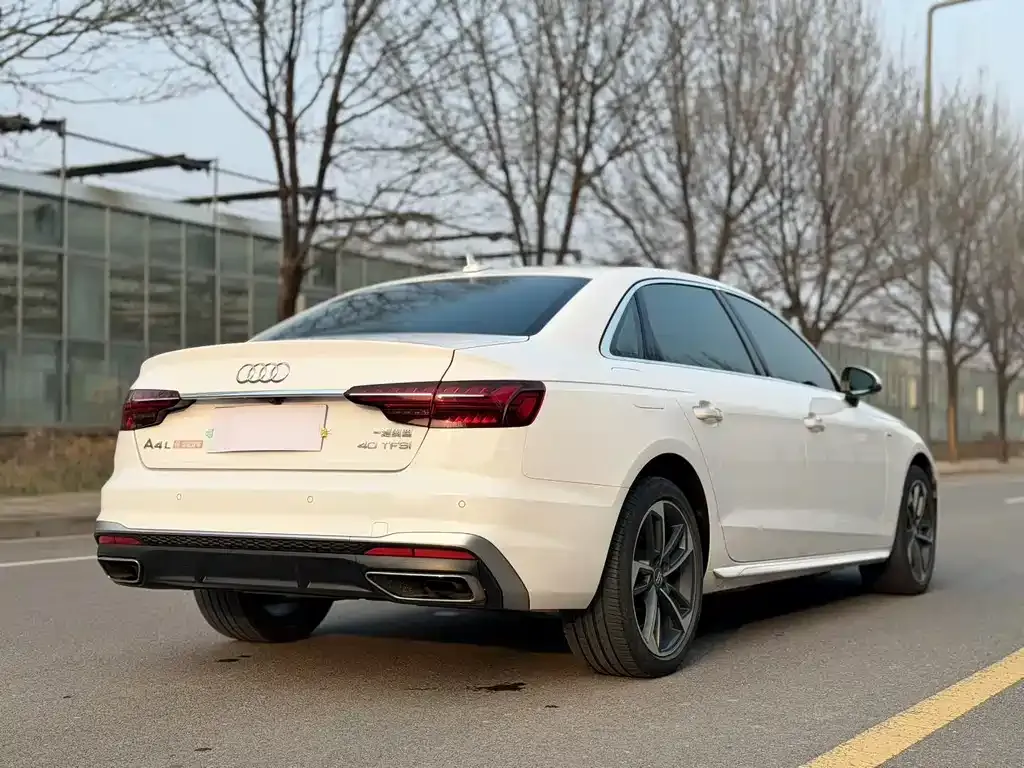 Audi A4L 2021 из CN, фото 5