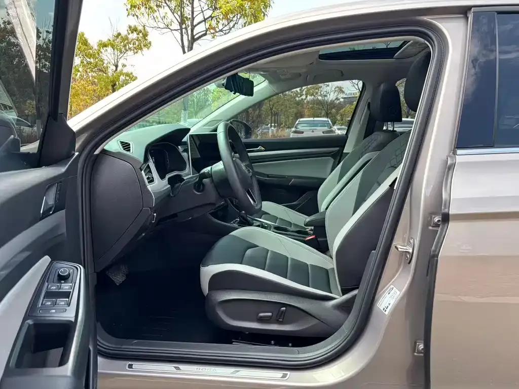 Volkswagen Bora 2024 из CN, фото 5