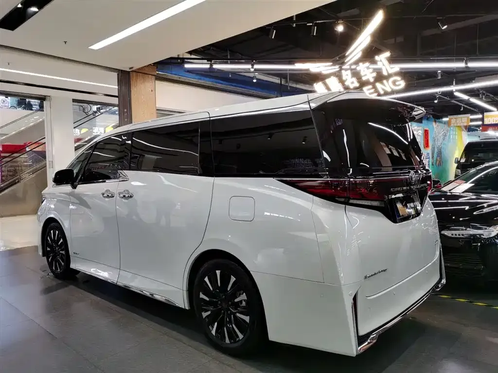 Toyota Vellfire — фото 7