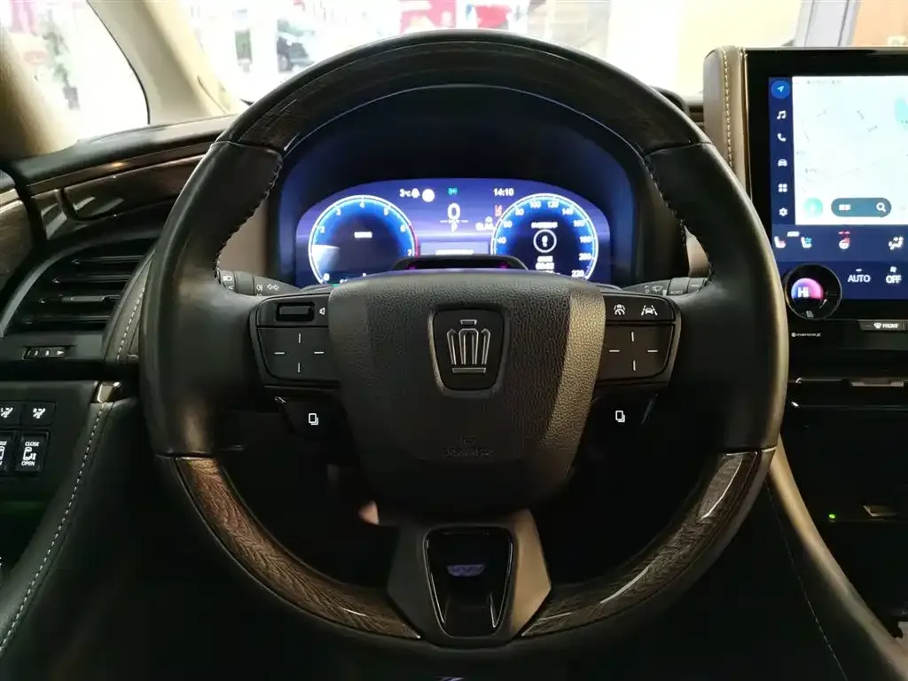 Toyota Vellfire — фото 4