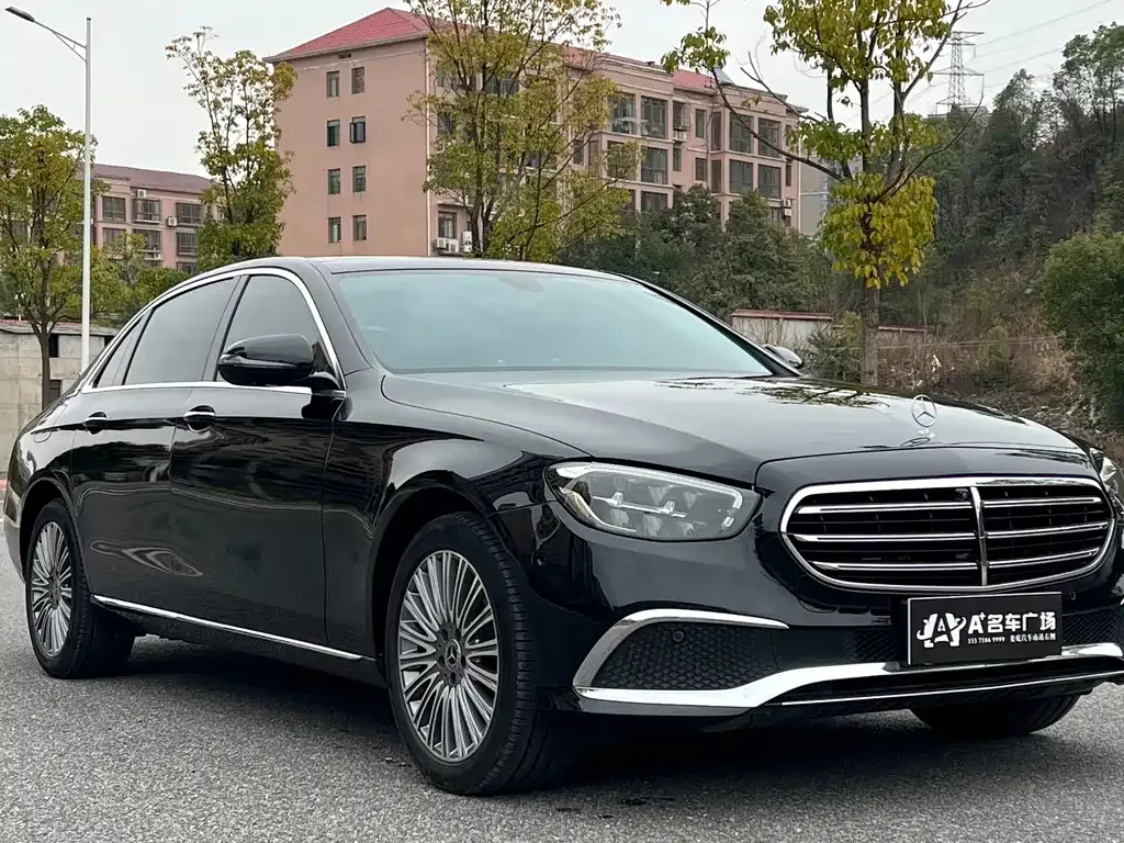 Mercedes-Benz E-Class — фото 9