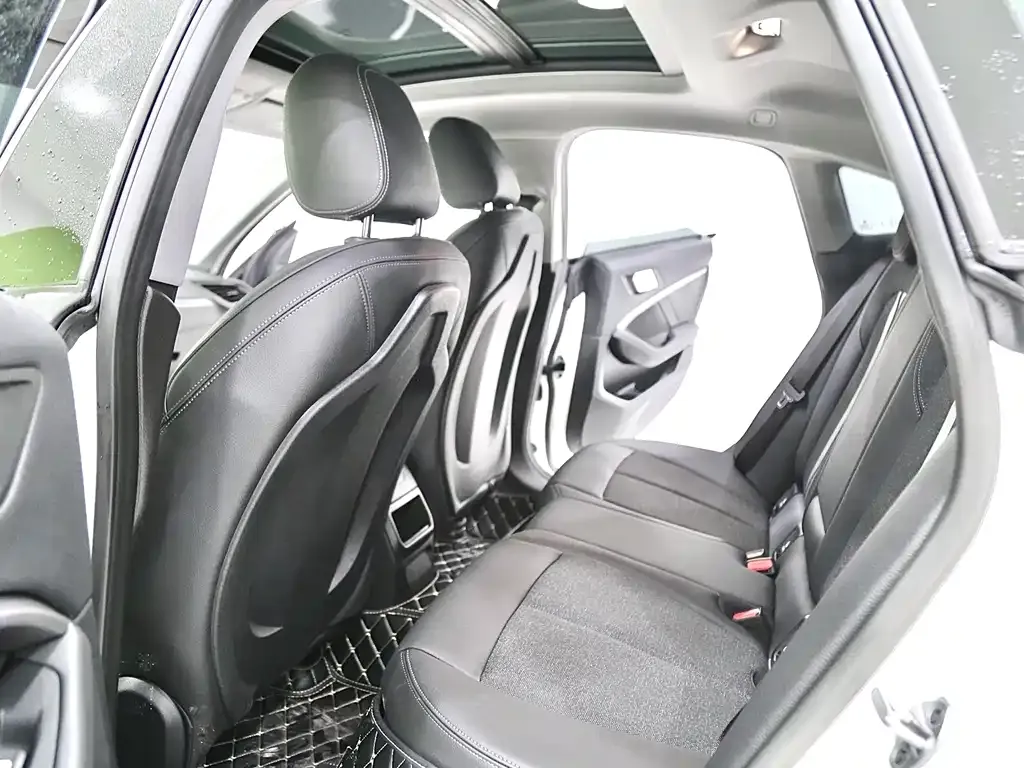 BMW 2 Series (Import) 2024 из CN, фото 7