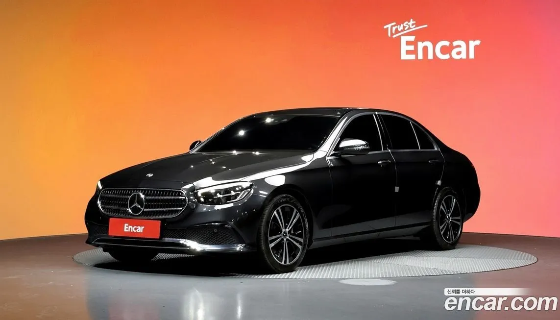 Mercedes-Benz E-Class — фото 1