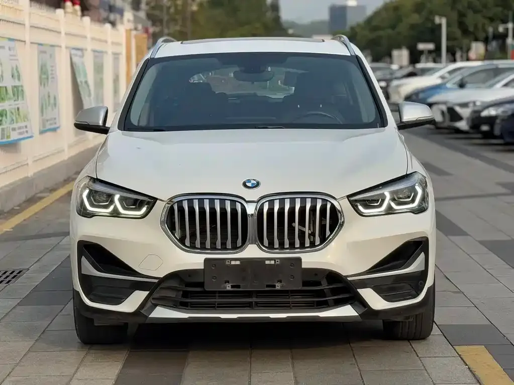 BMW X1 — фото 9