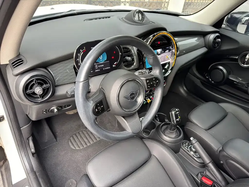 MINI Cooper (3-door) 2022 из CN, фото 2