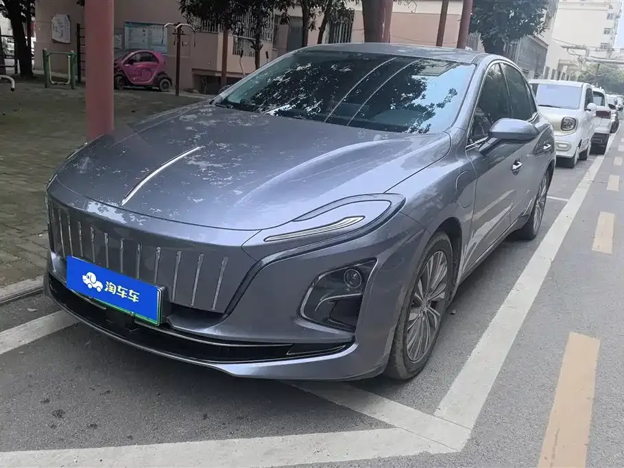 Hongqi E-QM5 — фото 1