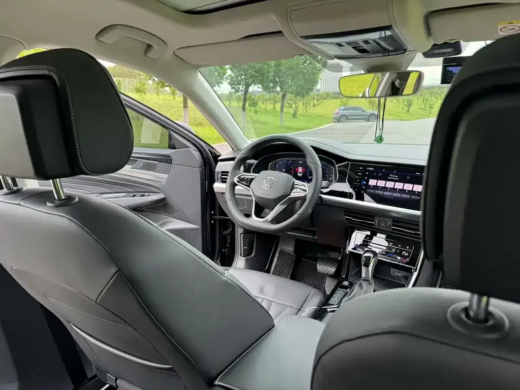 Volkswagen Passat 2024 из CN, фото 2