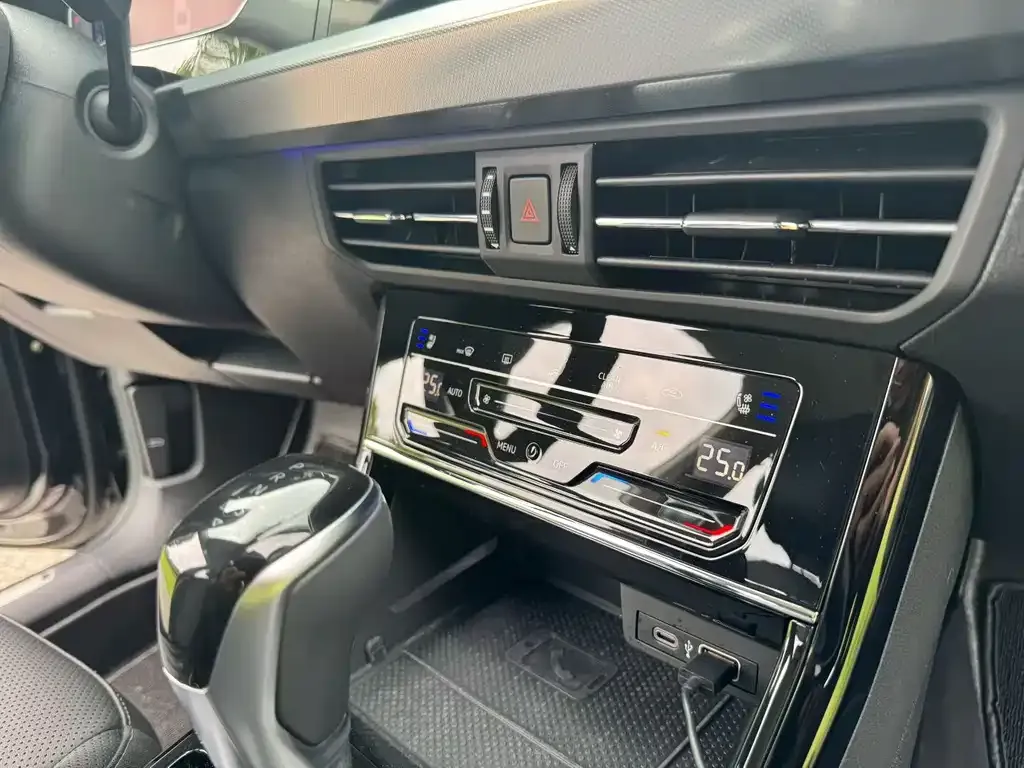 Volkswagen Passat 2024 из CN, фото 6