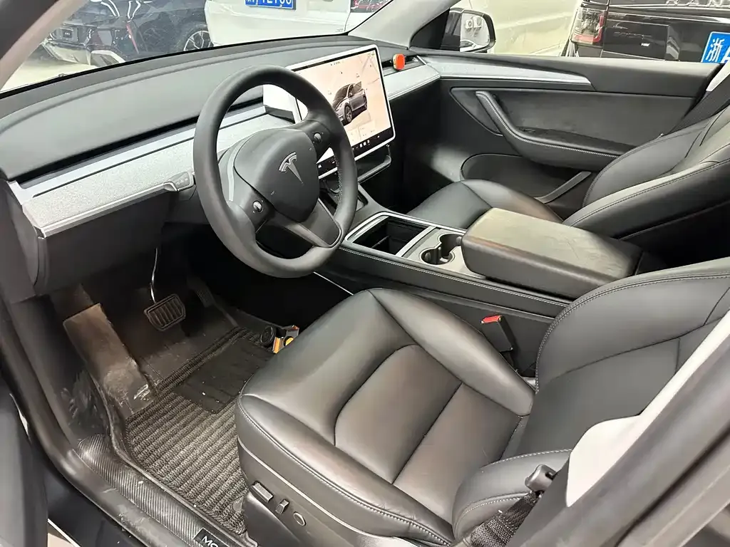 Tesla Model Y 2024 из CN, фото 3