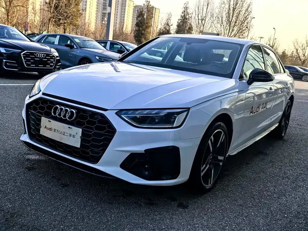 Audi A4L 2023 из CN, фото 1