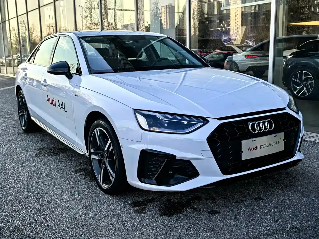 Audi A4L 2023 из CN, фото 9