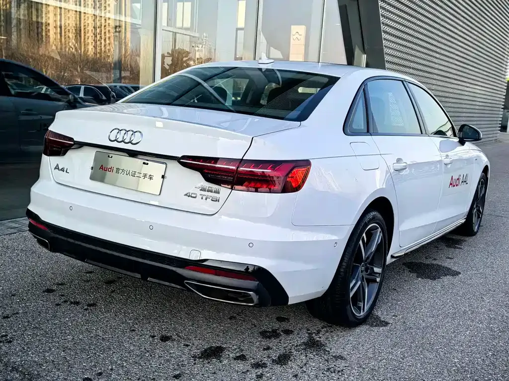 Audi A4L 2023 из CN, фото 10