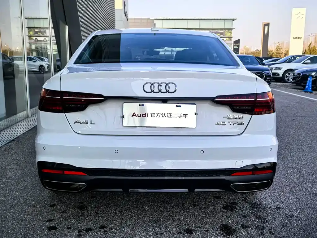 Audi A4L 2023 из CN, фото 6