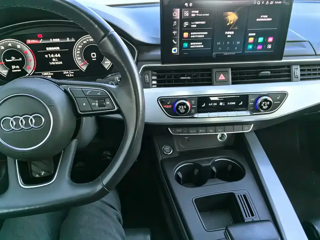 Audi A4L 2023 из CN, фото 2