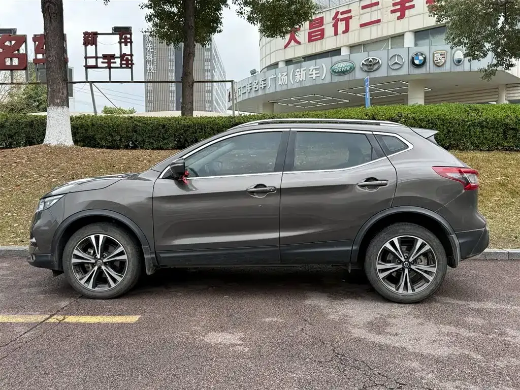 Nissan Qashqai — фото 2