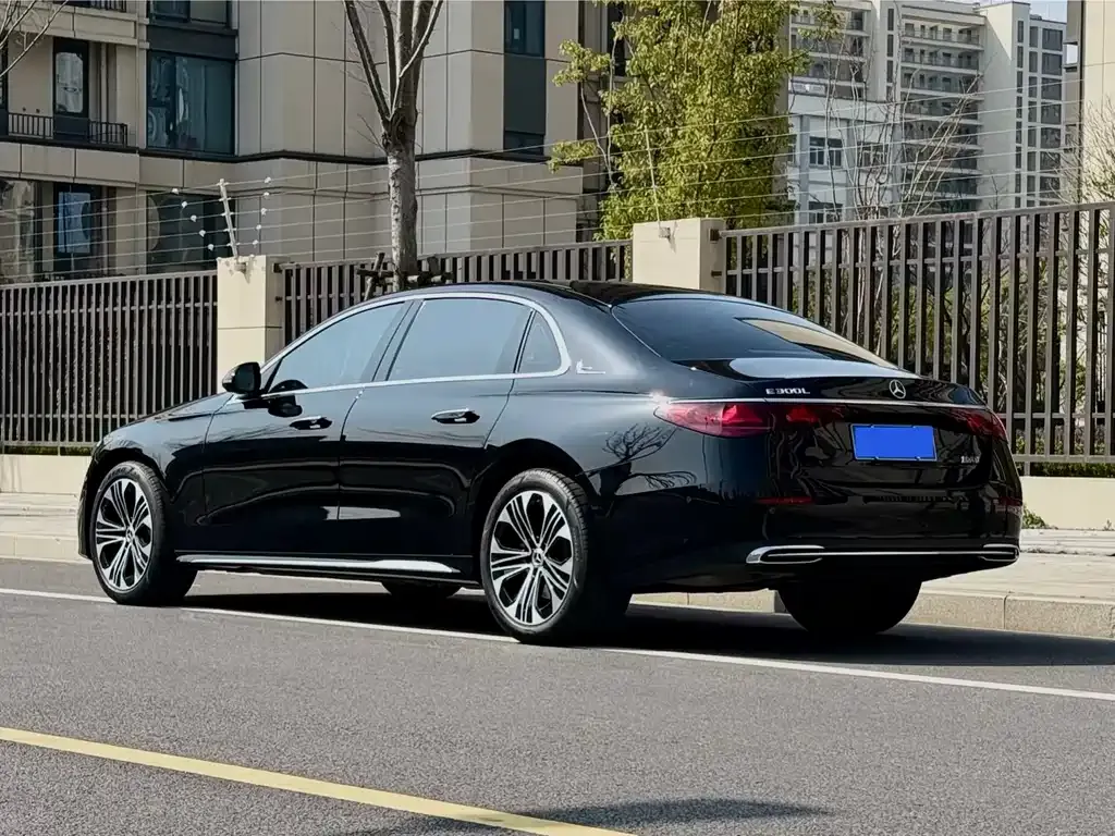 Mercedes-Benz E-Class 2025 из CN, фото 5