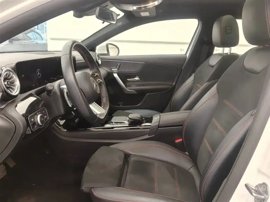 Mercedes-Benz A-Class 2023 из CN, фото 3