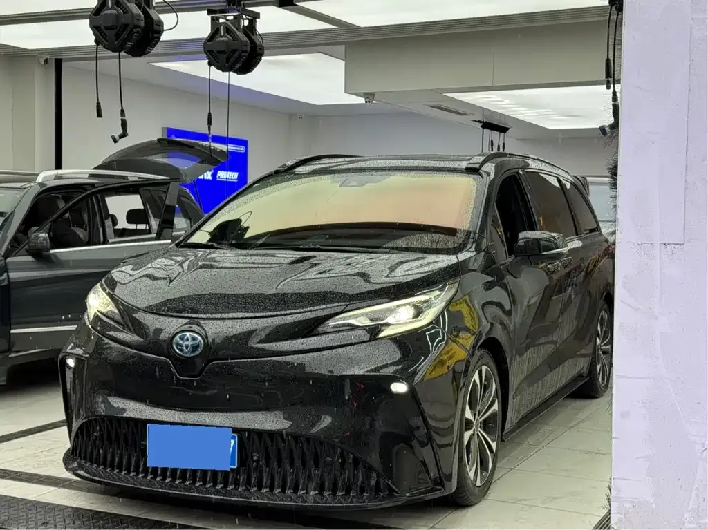 Toyota Sienna 2023 из CN, фото 3