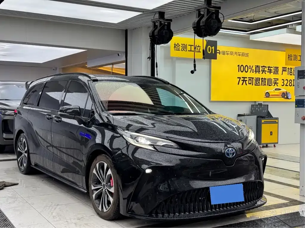 Toyota Sienna 2023 из CN, фото 6