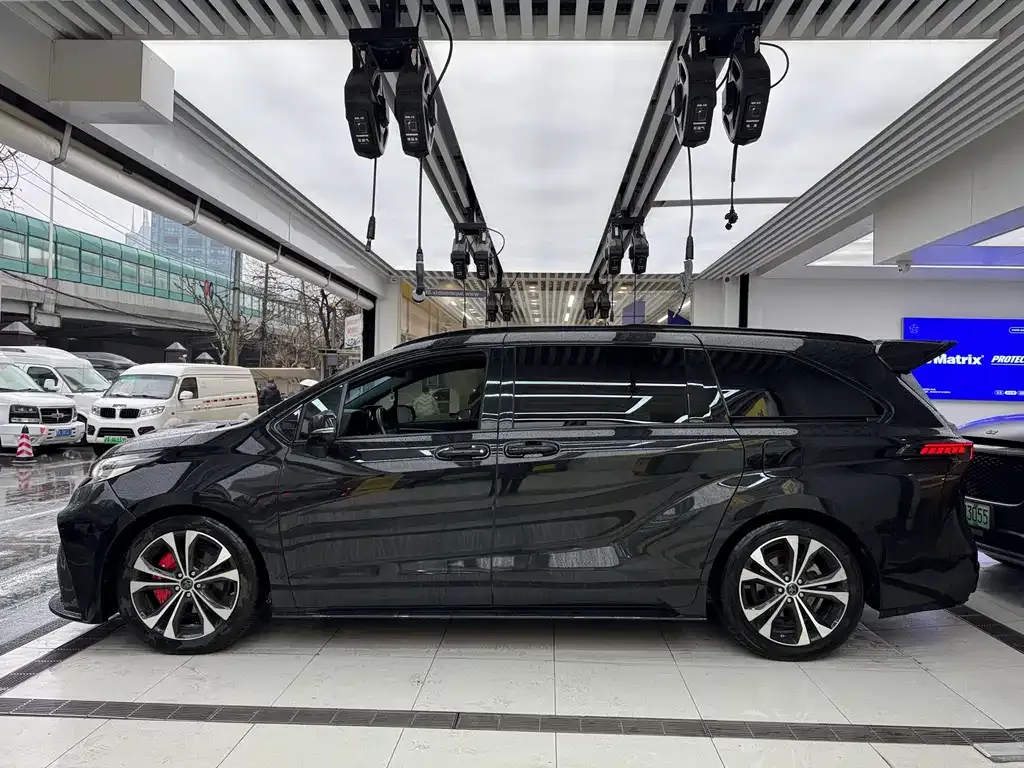 Toyota Sienna 2023 из CN, фото 10