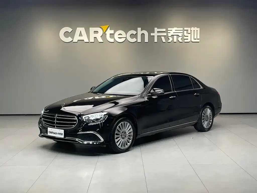Mercedes-Benz E-Class — фото 1