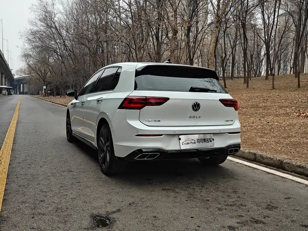 Volkswagen Golf 2023 из CN, фото 4
