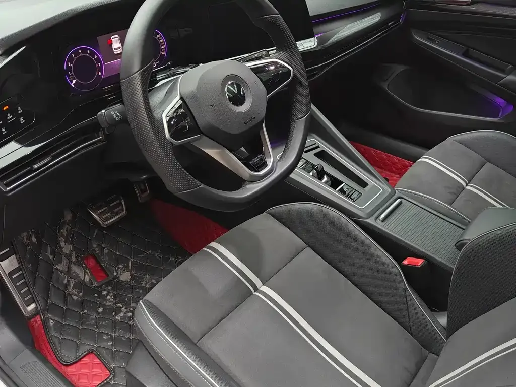 Volkswagen Golf 2023 из CN, фото 10