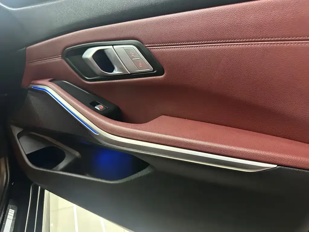 BMW 3 Series 2022 из CN, фото 7