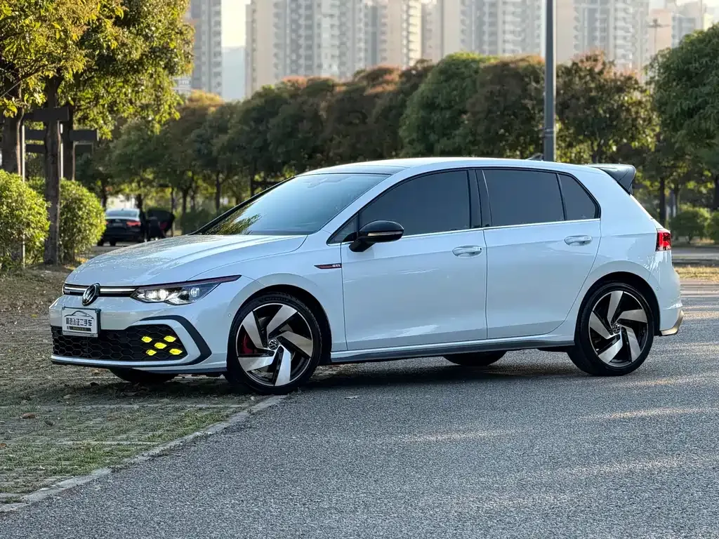 Volkswagen Golf GTI 2023 из CN, фото 1